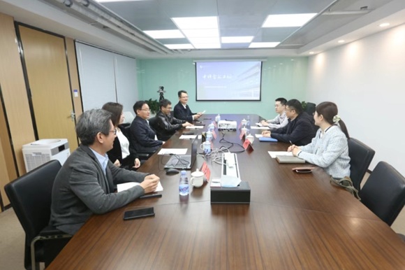 中关村向阳园党工委副书记、管委会主任娄毅翔一行到新宝GG工厂调查调研